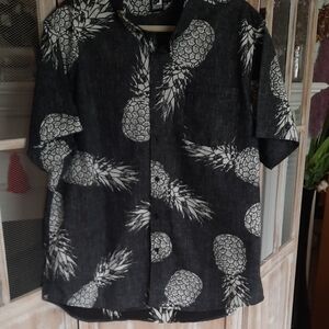 Bkln Athletics Boys XXL Black and White Pineapple Print Shirt